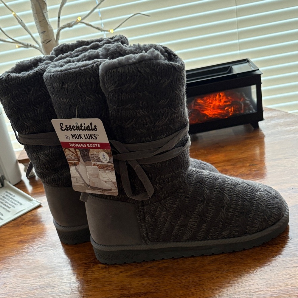 Muk Luks Women's Charcoal Marbled Gray Winter Boots Sz 6 Nwt